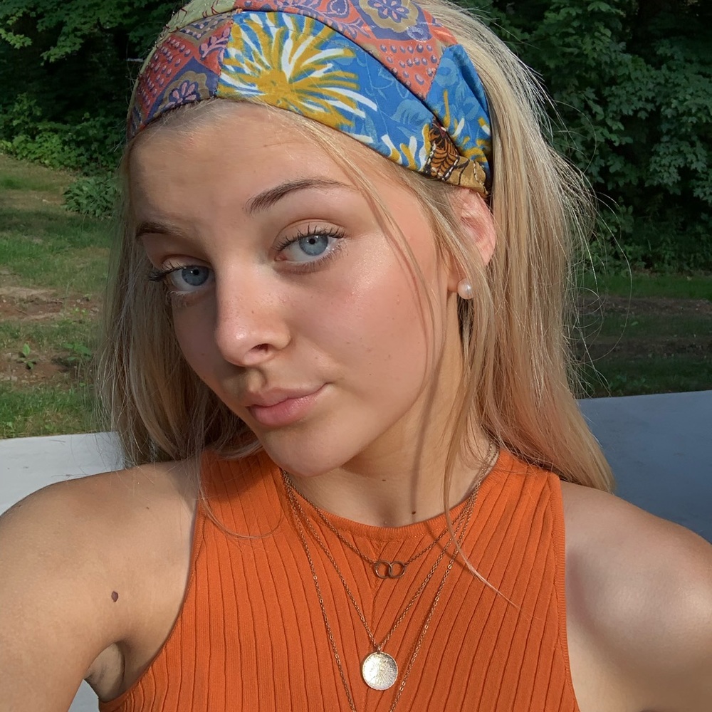 Meet your Posher, Olivia